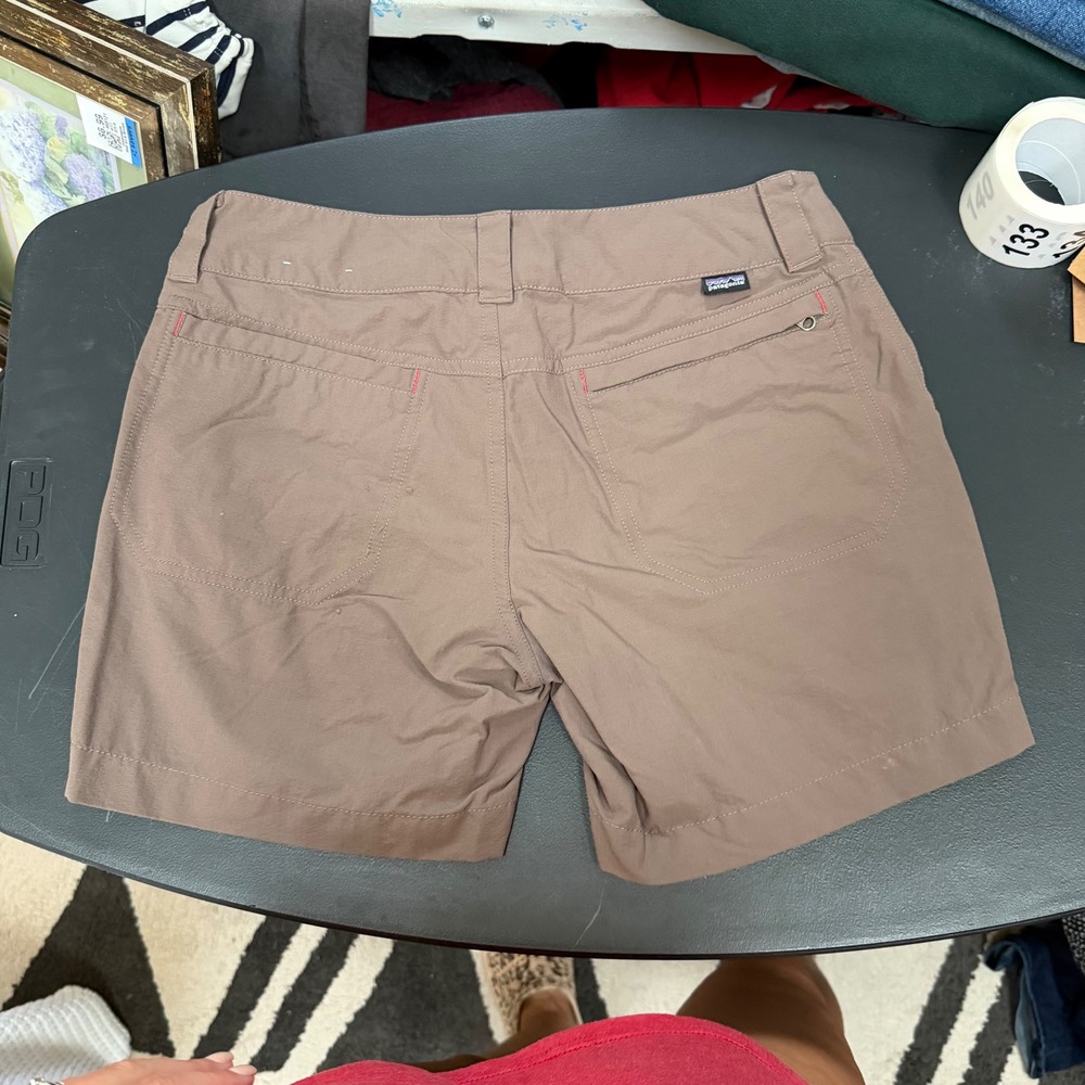 Patagonia Quandary Shorts Women 2 Brown Hiking Outdoor Utility Lightweight Gorp - Picture 3 of 16